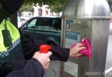 Městská policie dezinfikuje parkovací automaty