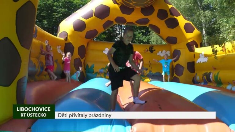 LIBOCHOVICE: Děti přivítaly prázdniny
