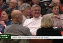 LITOMĚŘICE: Tradiční předvánoční setkání přilákalo přes 600 seniorů