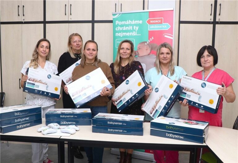 Miminka v ústecké Masarykově nemocnici pohlídá 25 nových monitorů dechu