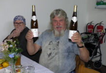 KEBLICE: Senioři z Keblic oslavili svůj den s kouzelníkem a dobrou náladou