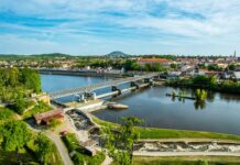 Most v Roudnici nad Labem čeká technicky náročné zvedání konstrukce. Provoz koridoru pro pěší bude v noci zcela přerušen