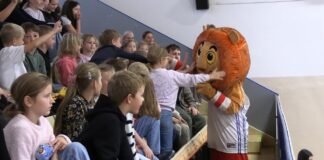 LITOMĚŘICE: Basketbalové Lvice hrály se Slunetou před zraky školáků
