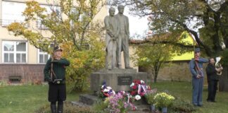 ŠTĚTÍ: Pietní akt ke 107. výročí založení samostatného Československa