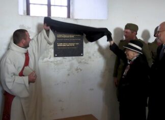 TEREZÍN: V Malé pevnosti odhalili pamětní desku vojenskému odboji