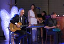 LITOMĚŘICE: Janek Ledecký do Domu kultury přivezl své největší hity i vánoční atmosféru