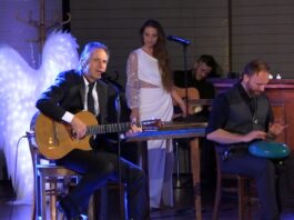 LITOMĚŘICE: Janek Ledecký do Domu kultury přivezl své největší hity i vánoční atmosféru