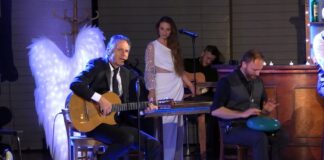 LITOMĚŘICE: Janek Ledecký do Domu kultury přivezl své největší hity i vánoční atmosféru