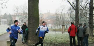 Silvestrovský běh na Osmičce letos startuje u Jachťáku