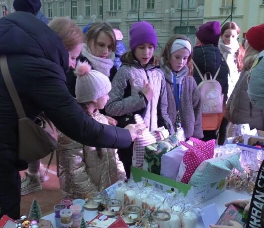 LITOMĚŘICE: Vánoční jarmark ZŠ Boženy Němcové