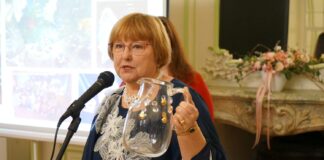 Z Litoměřicka až pro Zlatý džbánek! Jiřina Šustrová získala krajské ocenění za lidovou kulturu