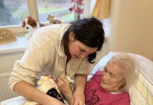 Ježíškova vnoučata opět rozdávala radost v Senevidě (SeniorCentru SeneCura) Terezín