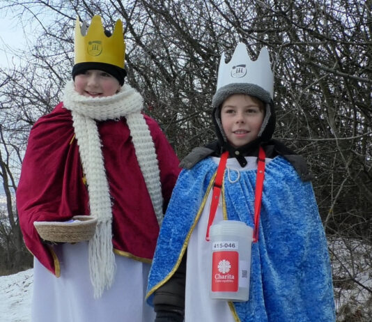 KŘEŠICE: Na novoroční výstup na Křemín se vydalo 155 lidí a Tříkrálová sbírka