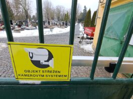 Litoměřický hřbitov se nově zamyká elektronicky na dálku