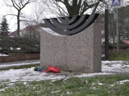 LOVOSICE: Židovskou komunitu ve městě připomíná Památník obětem holocaustu