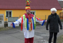 LIBOCHOVANY: Vládu nad obcí Libochovany převzal laufr se svou družinou