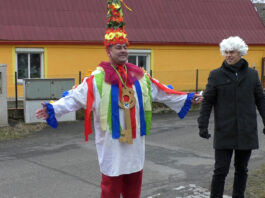 LIBOCHOVANY: Vládu nad obcí Libochovany převzal laufr se svou družinou