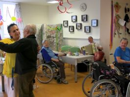 TEREZÍN: Senevida oslavila Masopust dobrotami, živou hudbou i výzdobou