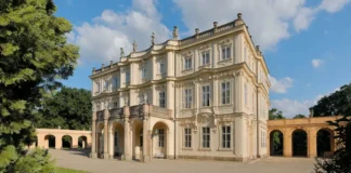 Státní zámek Ploskovice hledá průvodce a pokladníka na letošní sezónu