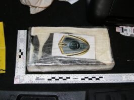 Kilo kokainu v chlebníku: Na dálnici D8 u Prackovic spadla klec, pašerákovi hrozí 10 let