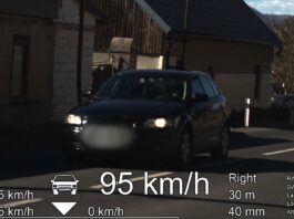 Klapým se řítila skoro stovkou: Mladá řidička v Audi přišla o průkaz na místě