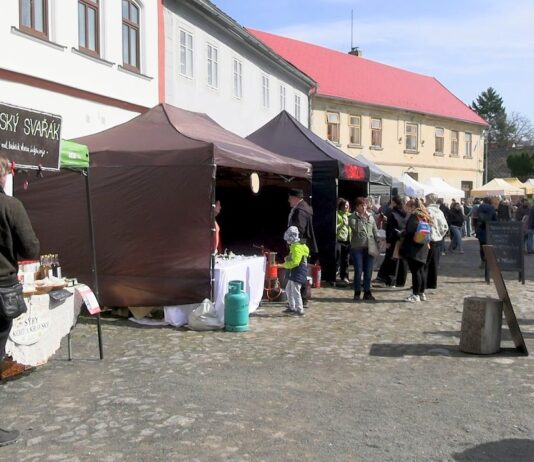 LEVÍN: Velikonoční jarmark letos se sklářem a mobilní sklářskou pecí