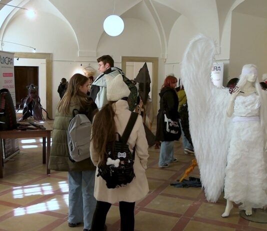 LIBOCHOVICE: Ve výstavní síni zámku vystavuje SŠ Litegra