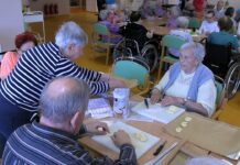 TEREZÍN: Klienti SeniorCentra Senevida vyráběli velikonoční výzdobu i dobroty