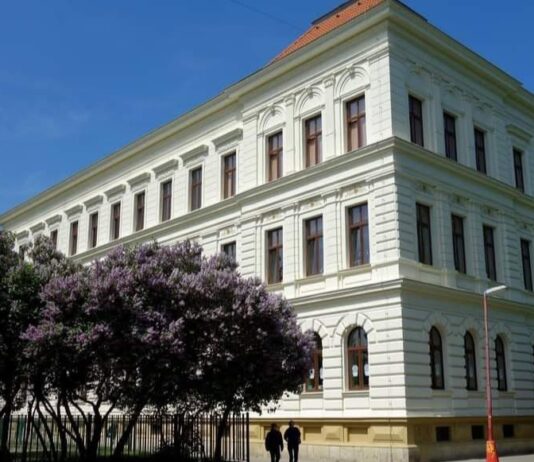 Velké personální změny v lovosickém školství: ZŠ Sady pionýrů i gymnázium mají nové vedení