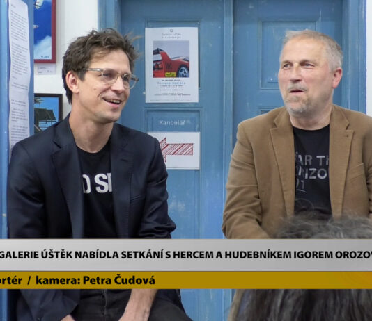 ÚŠTĚK: Café galerie Úštěk nabídla setkání s hercem a hudebníkem Igorem Orozovičem