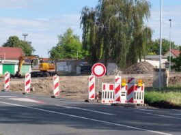 Rekonstrukce křižovatky U Jatek v Lovosicích stojí. Podloží je měkké, harmonogram se posouvá