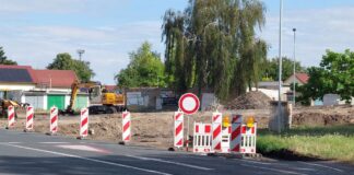 Rekonstrukce křižovatky U Jatek v Lovosicích stojí. Podloží je měkké, harmonogram se posouvá