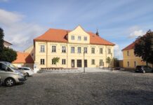 VOLNÁ MÍSTA: Říp o. p. s. hledá šatnáře(ku)/pokladní