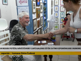 ÚŠTĚK: Jan Rosák potěšil návštěvníky Café galerie Úštěk svými vzpomínkami i humorem
