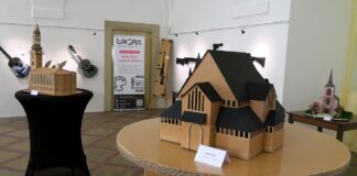 LIBOCHOVICE: Ve výstavní síni zámku opět vystavují designéři z Litegry